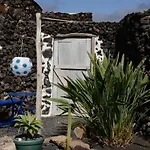 Feriehus Lavastein-bauernhaus Yazmina Mit Schoenem Garten By Interhome