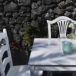 度假居 Lavastein-bauernhaus Yazmina Mit Schoenem Garten By Interhome