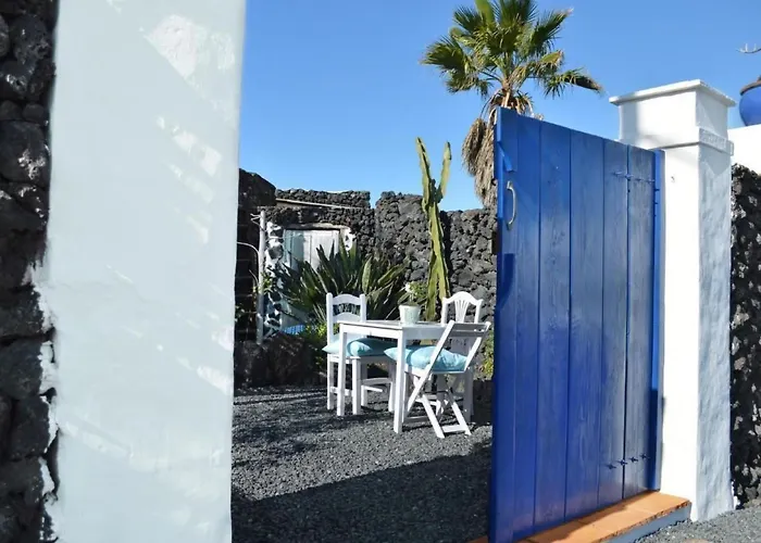 Lavastein-bauernhaus Yazmina Mit Schoenem Garten By Interhome *