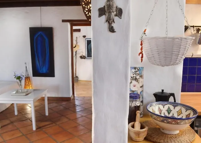 Lavastein-bauernhaus Yazmina Mit Schoenem Garten By Interhome *